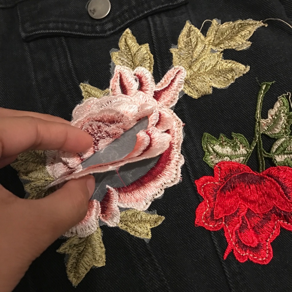 Embroidered 💋 jean jacket - Picture 5 of 8